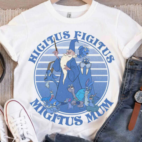 Higitus Figitus Migitus Mum Merlinn T-shirt