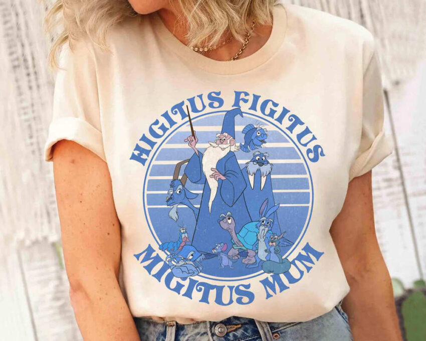 Higitus Figitus Migitus Mum Merlinn T-shirt