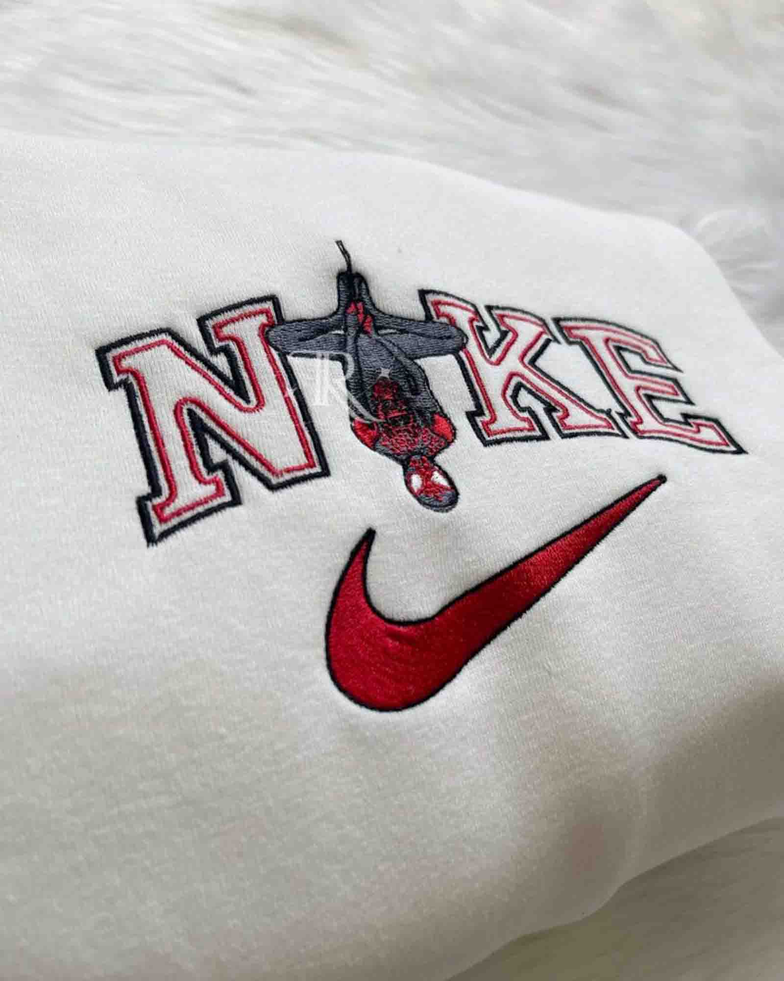 Spider Man – Embroidered Crew Spider Man – Embroidered Crew