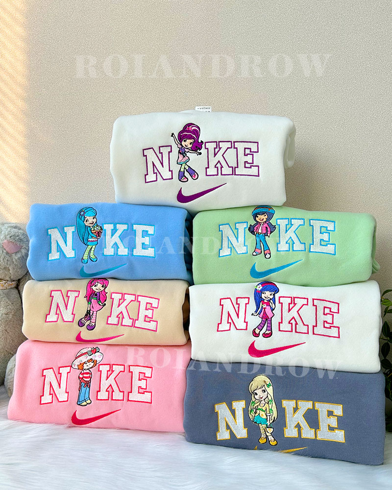 Strawberry Shortcake 2003 – Embroidered Sweatshirt Strawberry Shortcake 2003 – Embroidered Sweatshirt