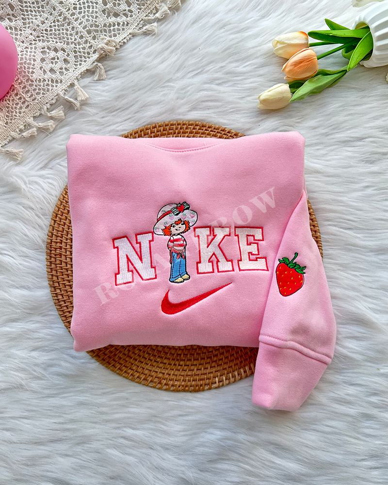 Strawberry Shortcake 2003 – Embroidered Sweatshirt Strawberry Shortcake 2003 – Embroidered Sweatshirt