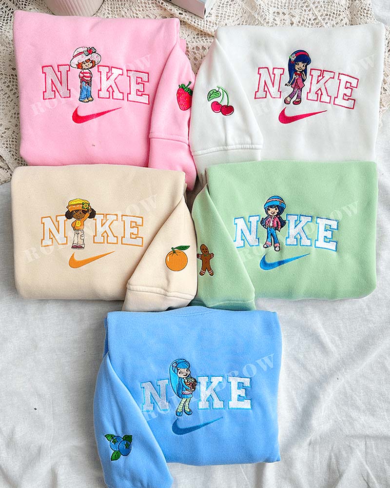 Strawberry Shortcake 2003 – Embroidered Sweatshirt Strawberry Shortcake 2003 – Embroidered Sweatshirt