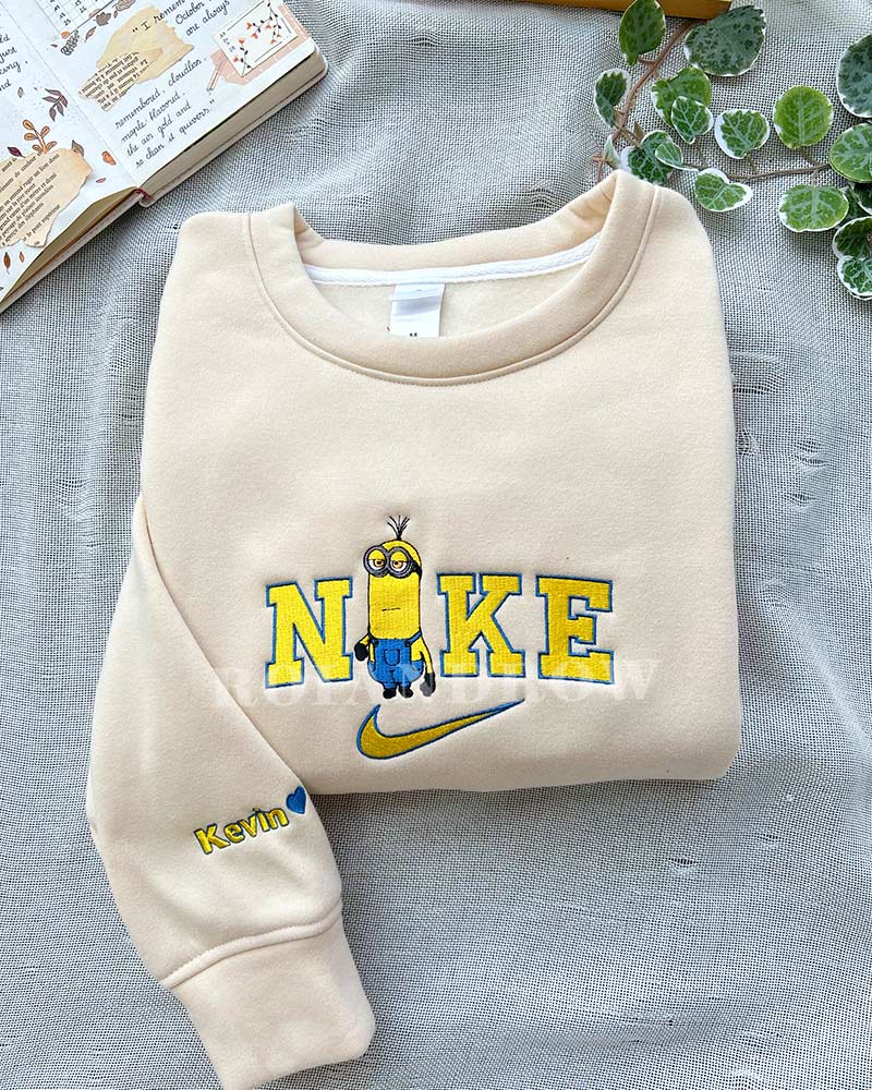 Kevin & Stuart & Bob (Minions) – Embroidered Sweatshirt Kevin & Stuart & Bob (Minions) – Embroidered Sweatshirt