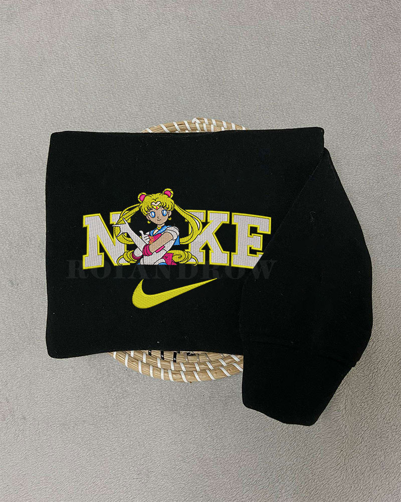 Sailor Moon – Embroidered Sweatshirt Sailor Moon – Embroidered Sweatshirt