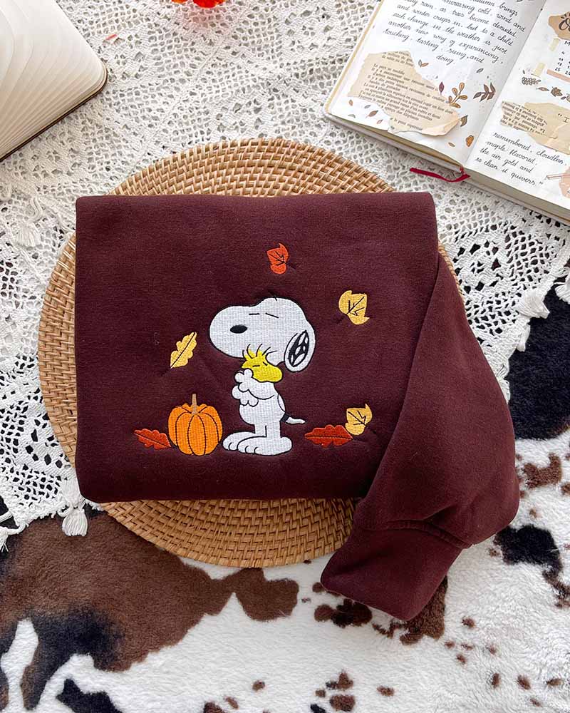Snoopy Fall – Embroidered Sweatshirt/Hoodie/T-shirt Snoopy Fall – Embroidered Sweatshirt/Hoodie/T-shirt