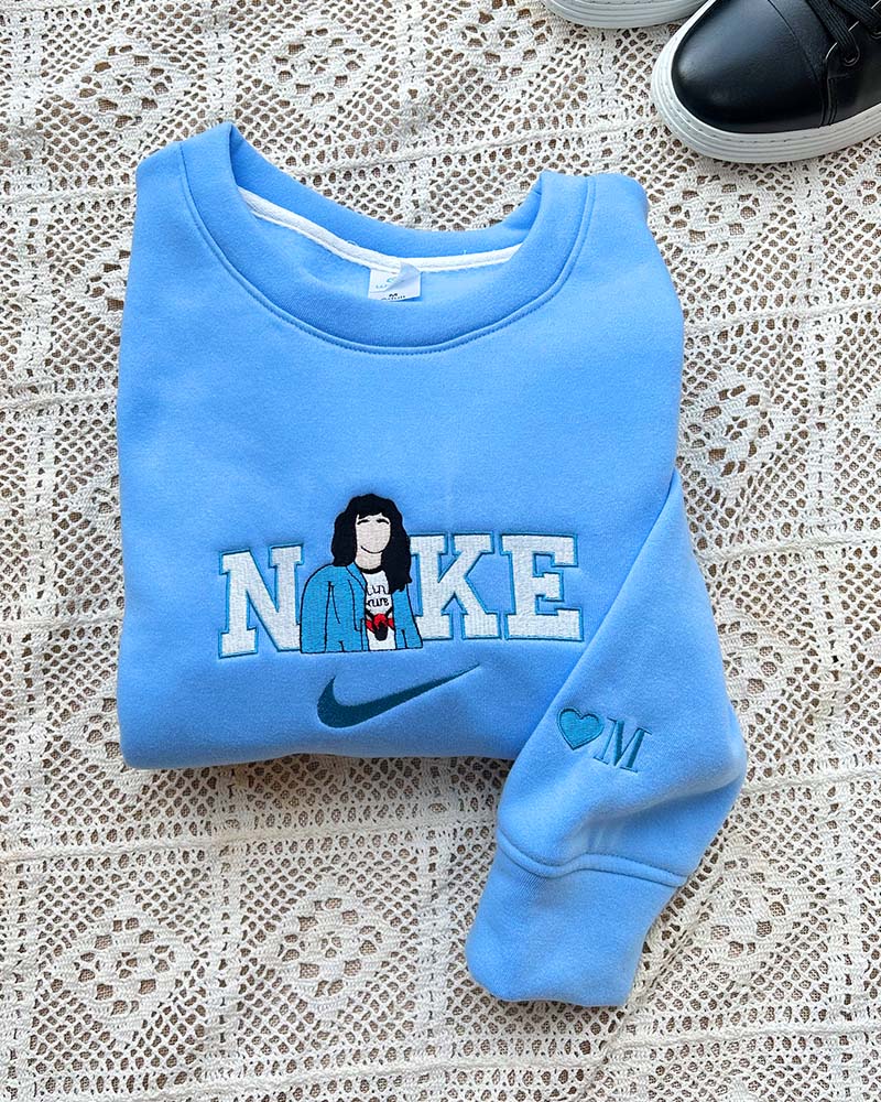 Stranger Things – Embroidered Sweatshirt Stranger Things – Embroidered Sweatshirt