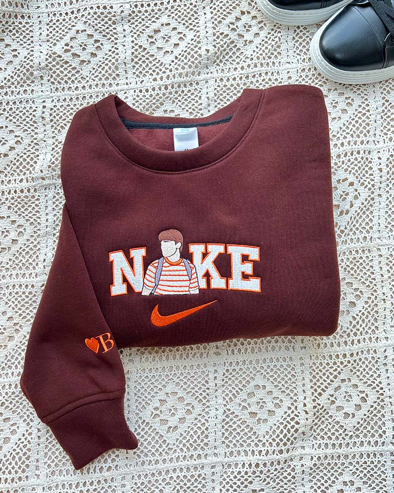 Stranger Things – Embroidered Sweatshirt Stranger Things – Embroidered Sweatshirt