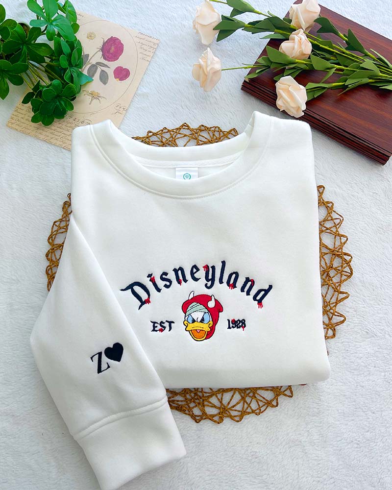 Disneyland Donald Duck & Goofy – Embroidered Sweatshirt/Hoodie/T-shirt Disneyland Donald Duck & Goofy – Embroidered Sweatshirt/Hoodie/T-shirt