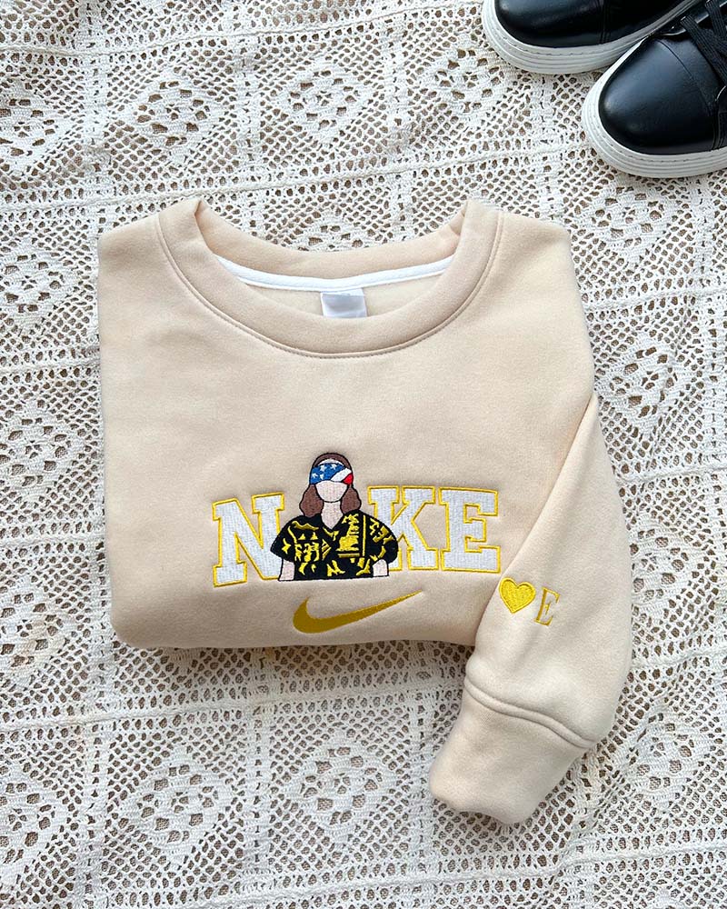 Stranger Things – Embroidered Sweatshirt Stranger Things – Embroidered Sweatshirt