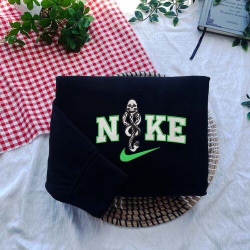 Scream (ver Snake) – Embroidered Sweatshirt