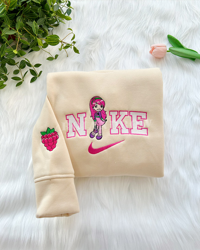 Strawberry Shortcake 2003 – Embroidered Sweatshirt Strawberry Shortcake 2003 – Embroidered Sweatshirt