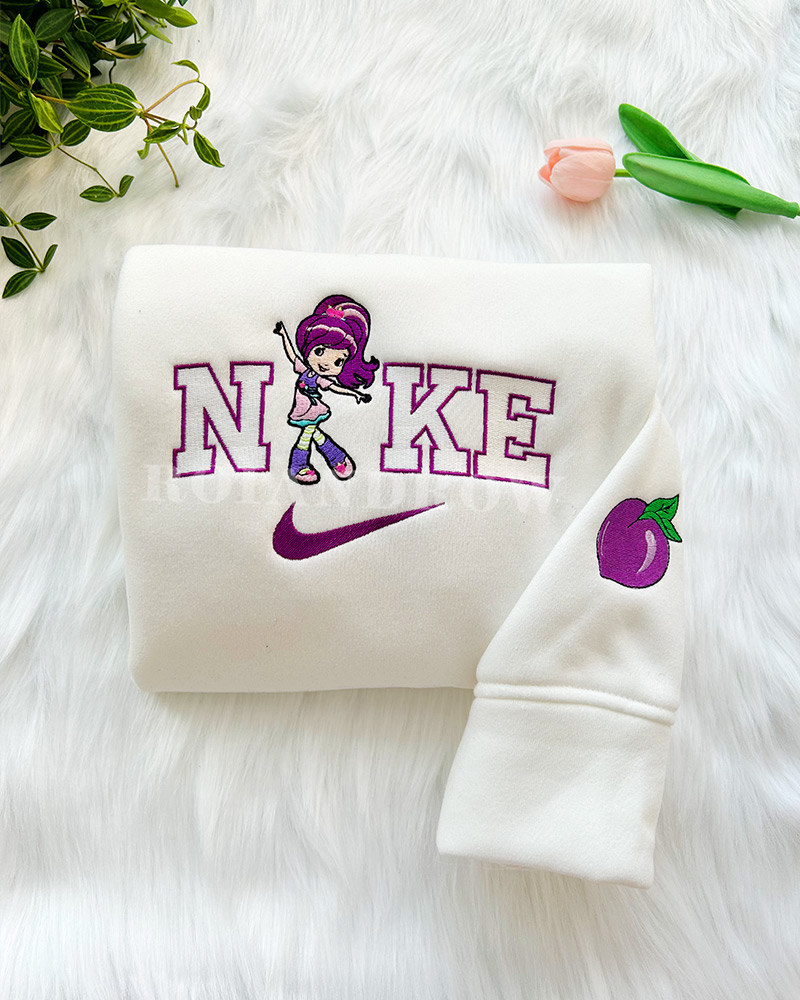 Strawberry Shortcake 2003 – Embroidered Sweatshirt Strawberry Shortcake 2003 – Embroidered Sweatshirt