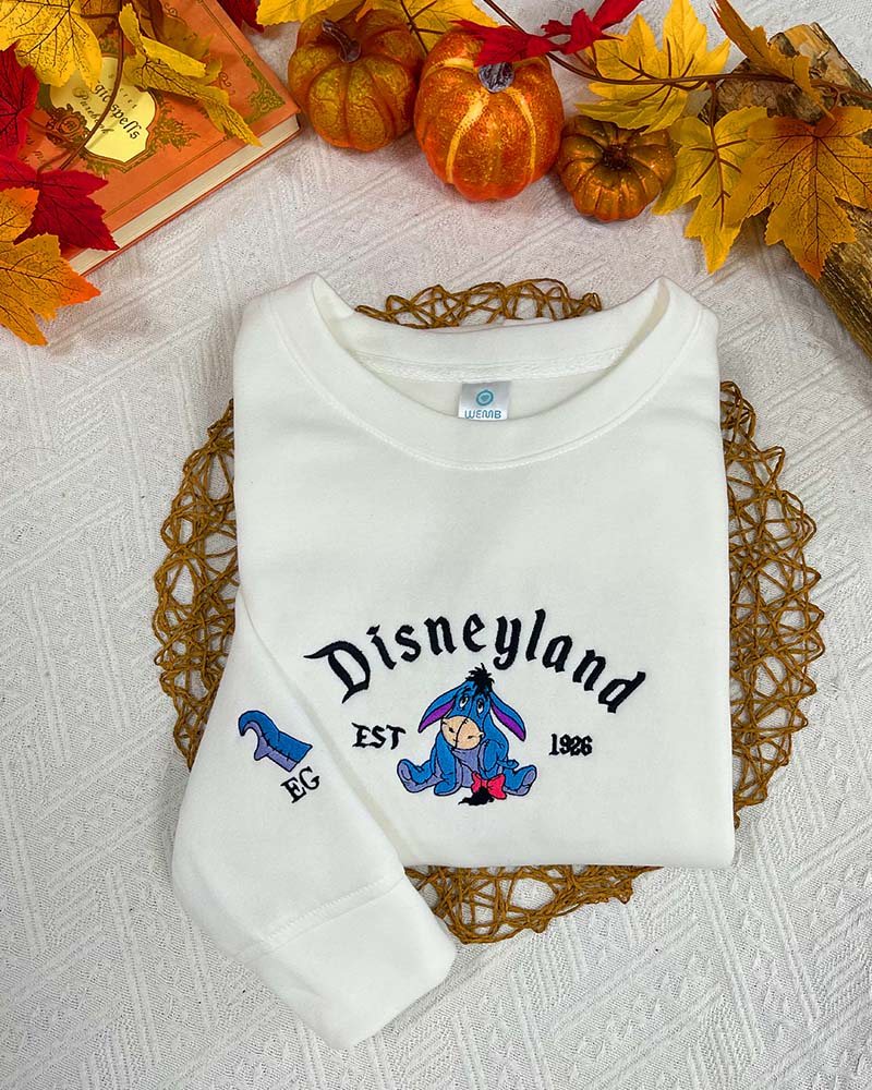 Winnie the Pooh – Embroidered Sweatshirt/Hoodie/T-shirt Winnie the Pooh – Embroidered Sweatshirt/Hoodie/T-shirt