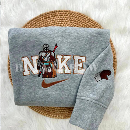 Mandalorian and Baby Yoda (Star Wars) – Embroidered Shirt